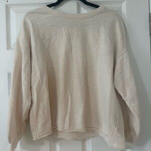 🩷 Universal Thread Cream Cropped Sweater- Size Medium